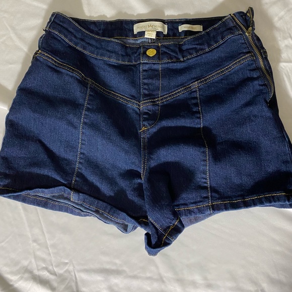 Blue, short jeans - Picture 1 of 2